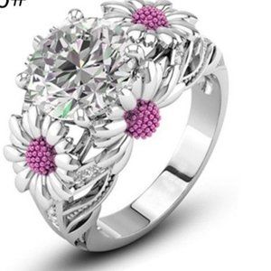 SALE ** BRAND NEW ** WHITE TOPAZ Ring